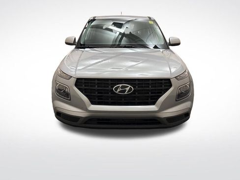 Certified 2026 Hyundai Venue SE image 2