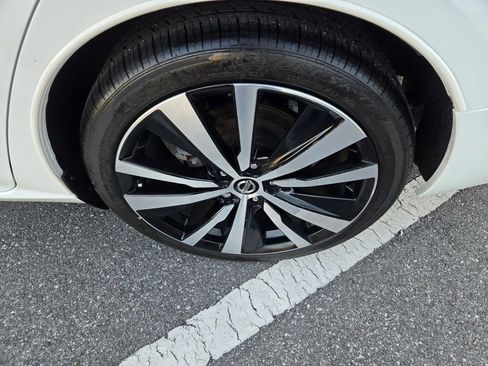 Used 2019 Nissan Altima 2.5 SR image 12