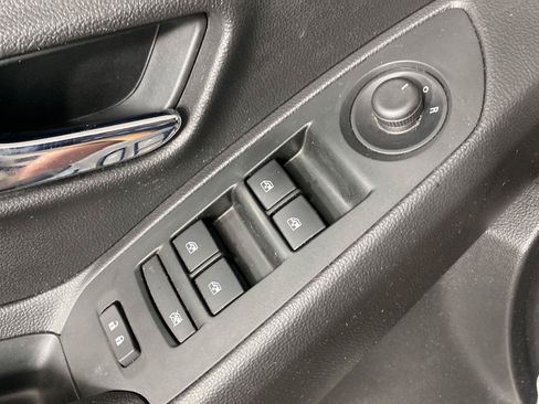 Used 2020 Chevrolet Trax LS w/ Tint and Cruise Package FWD image 9