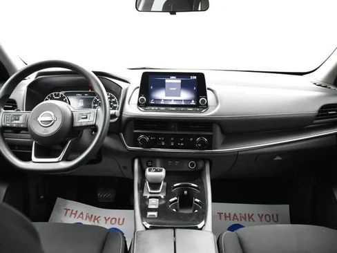 Used 2024 Nissan Rogue S FWD image 19