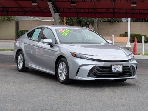 Used 2025 Toyota Camry LE FWD image 3