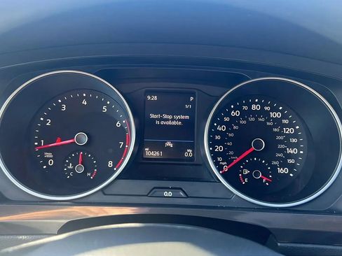 Used 2020 Volkswagen Tiguan S image 11