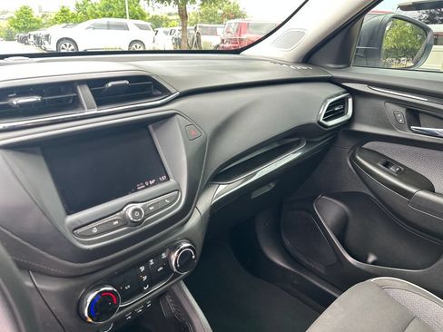 Used 2021 Chevrolet TrailBlazer LS FWD image 28