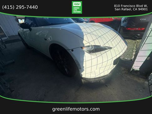 Used 2017 MAZDA MX-5 Miata Club RWD image 16