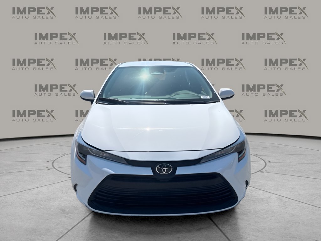 Used 2025 Toyota Corolla LE w/ Convenience Package FWD image 8