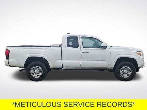 Used 2019 Toyota Tacoma SR image 8