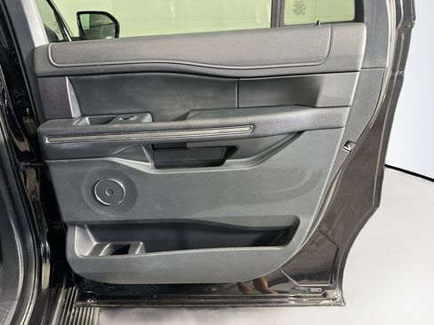 Used 2024 Ford Expedition Max XLT image 33