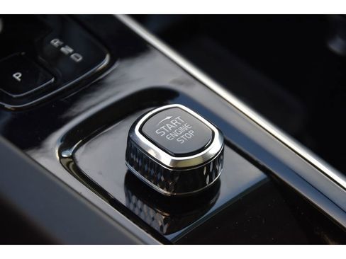 Certified 2023 Volvo XC60 B5 Core w/ Climate Package image 38