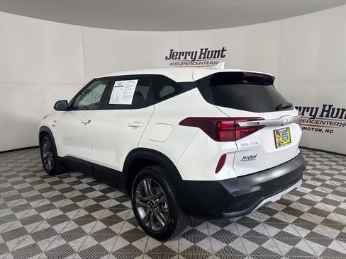 Used 2023 Kia Seltos LX image 6