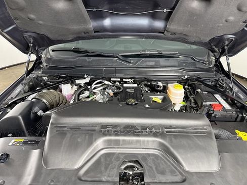 Used 2026 RAM 2500 Limited AWD/4WD image 32