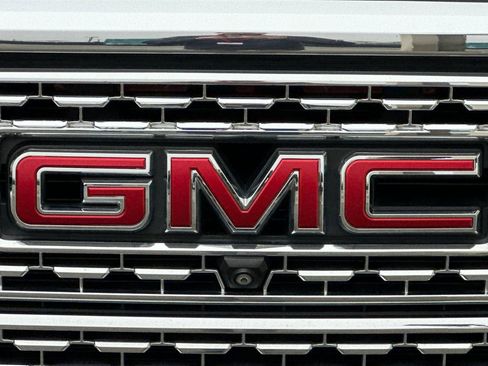 Certified 2020 GMC Sierra 1500 Denali w/ Denali Ultimate Package image 38