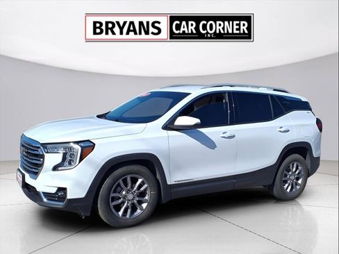 Used 2023 GMC Terrain SLT w/ Tech Package image 16
