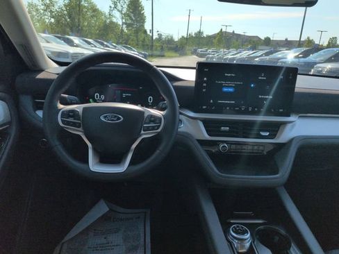 Certified 2025 Ford Explorer Active AWD/4WD image 19