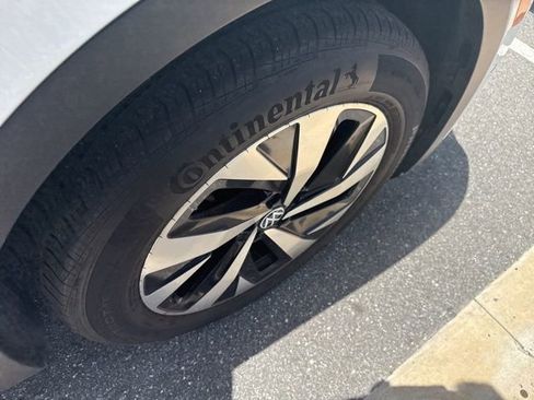 Used 2023 Volkswagen ID.4 2WD image 14