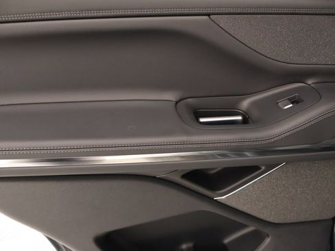 New 2025 Lincoln Navigator Reserve w/ Jet Appearance Package AWD/4WD image 19