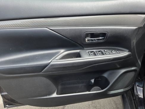 Used 2019 Mitsubishi Outlander SEL AWD/4WD image 5