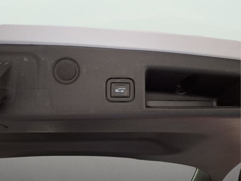 Used 2023 Chevrolet Equinox RS image 6