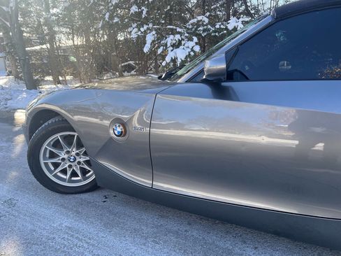 Used 2003 BMW Z4 2.5i image 6