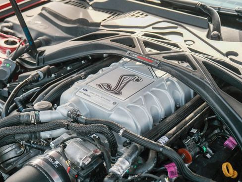 Used 2020 Ford Mustang Shelby GT500 w/ Carbon Fiber Track Pack image 18