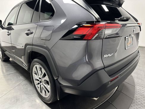 Used 2022 Toyota RAV4 XLE Premium AWD/4WD image 10