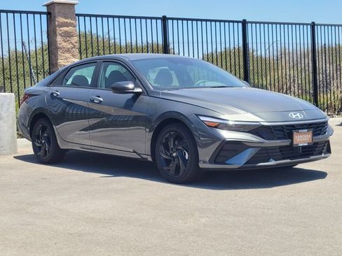 New 2026 Hyundai Elantra SEL w/ Cargo Package FWD image 33