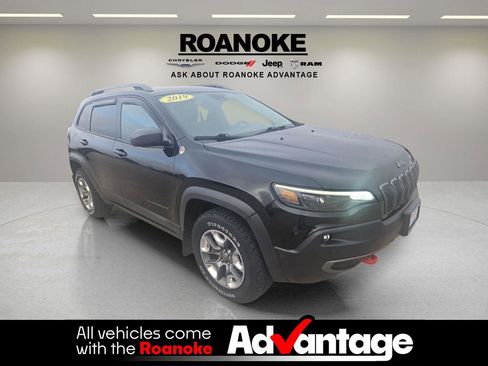 Used 2019 Jeep Cherokee Trailhawk image 11