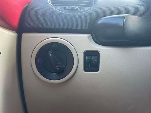 Used 2005 Volkswagen Beetle GLS FWD image 17