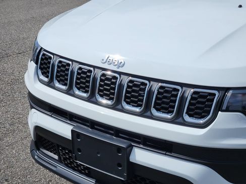 Used 2024 Jeep Compass Sport AWD/4WD image 29