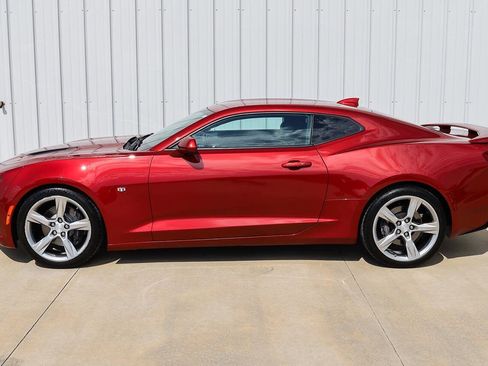 Used 2016 Chevrolet Camaro SS image 2
