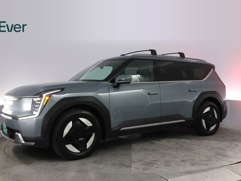Used 2024 Kia EV9 Wind AWD/4WD image 18