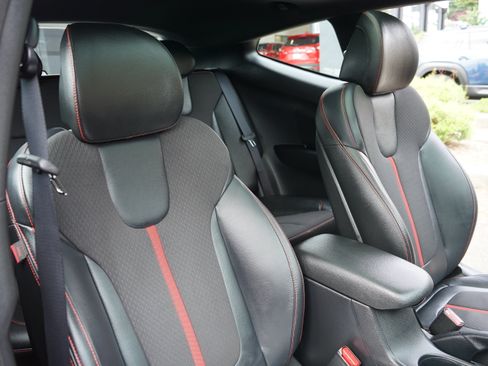 Used 2020 Hyundai Veloster Turbo FWD image 18