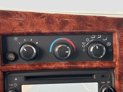 Used 2019 Chevrolet Express 2500 w/ Enhanced Convenience Package image 17