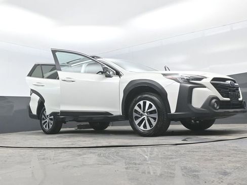 Used 2025 Subaru Outback Premium image 27