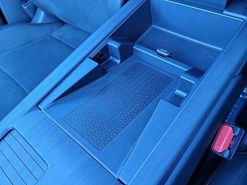 Used 2023 Nissan Ariya FWD image 32