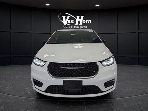 New 2026 Chrysler Pacifica Select image 10