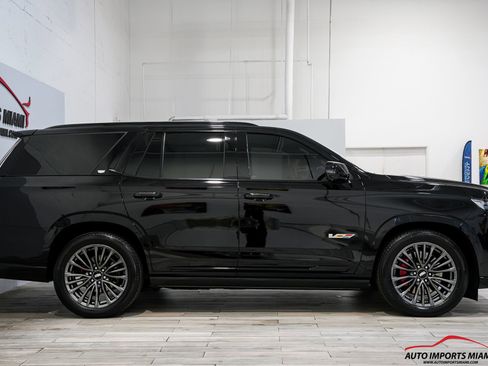 Used 2023 Cadillac Escalade V AWD/4WD image 28
