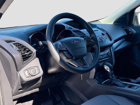 Used 2018 Ford Escape S image 9