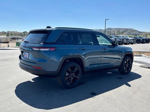 Certified 2026 Jeep Grand Cherokee Limited w/ Limited Altitude Package AWD/4WD image 5