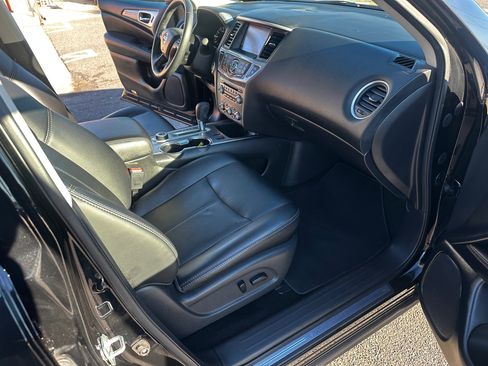 Used 2019 Nissan Pathfinder SL image 21