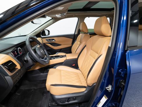 Used 2023 Nissan Rogue Platinum image 15