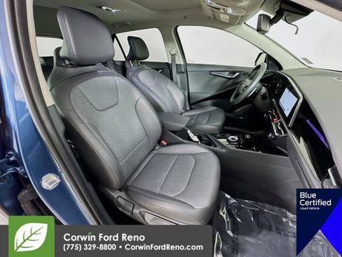 Used 2023 Kia Niro SX Touring image 34