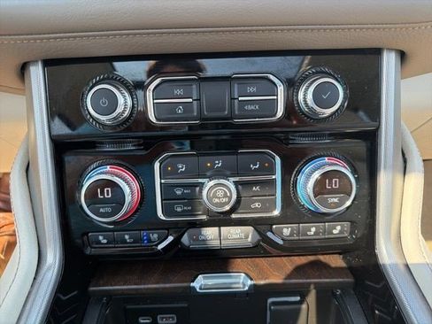 Certified 2021 GMC Yukon XL Denali AWD/4WD image 28