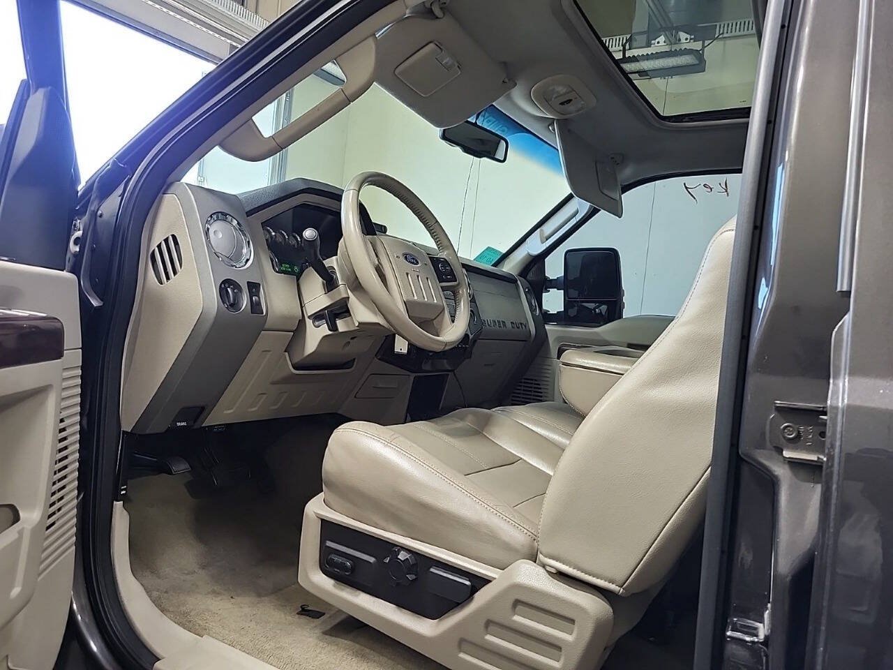 Used 2008 Ford F350 Lariat AWD/4WD image 12