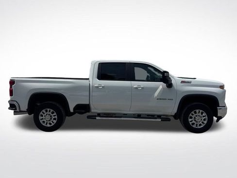 Used 2024 Chevrolet Silverado 2500 LT AWD/4WD image 7