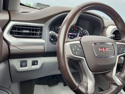 Used 2023 GMC Acadia SLT FWD image 25