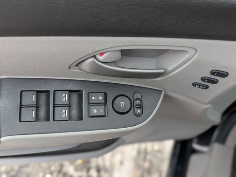 Used 2011 Honda Odyssey Touring Elite image 12