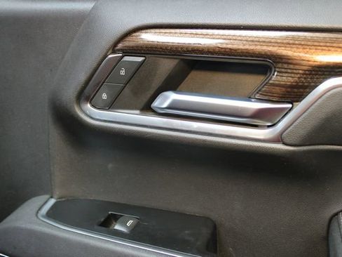 Used 2023 Chevrolet Silverado 1500 LT Trail Boss w/ Protection Package AWD/4WD image 9