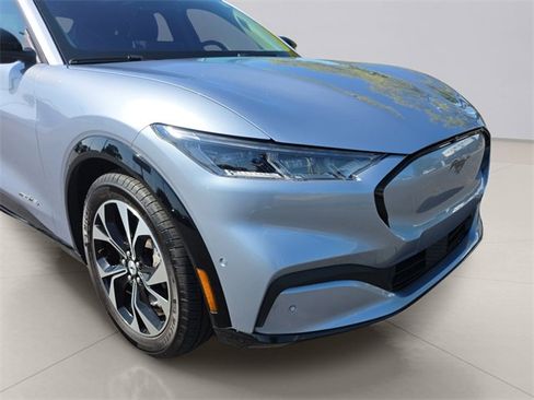 Used 2022 Ford Mustang Mach-E Premium image 16