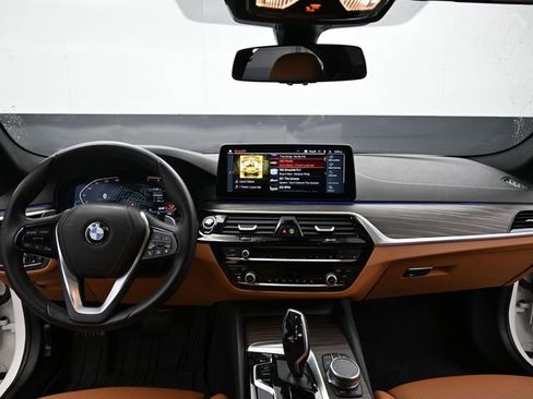 Used 2023 BMW 530i w/ Convenience Package image 15
