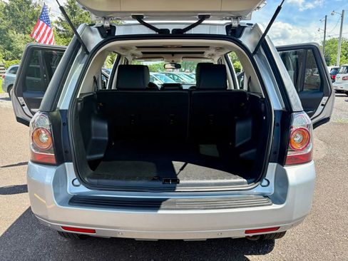 Used 2014 Land Rover LR2 HSE image 18